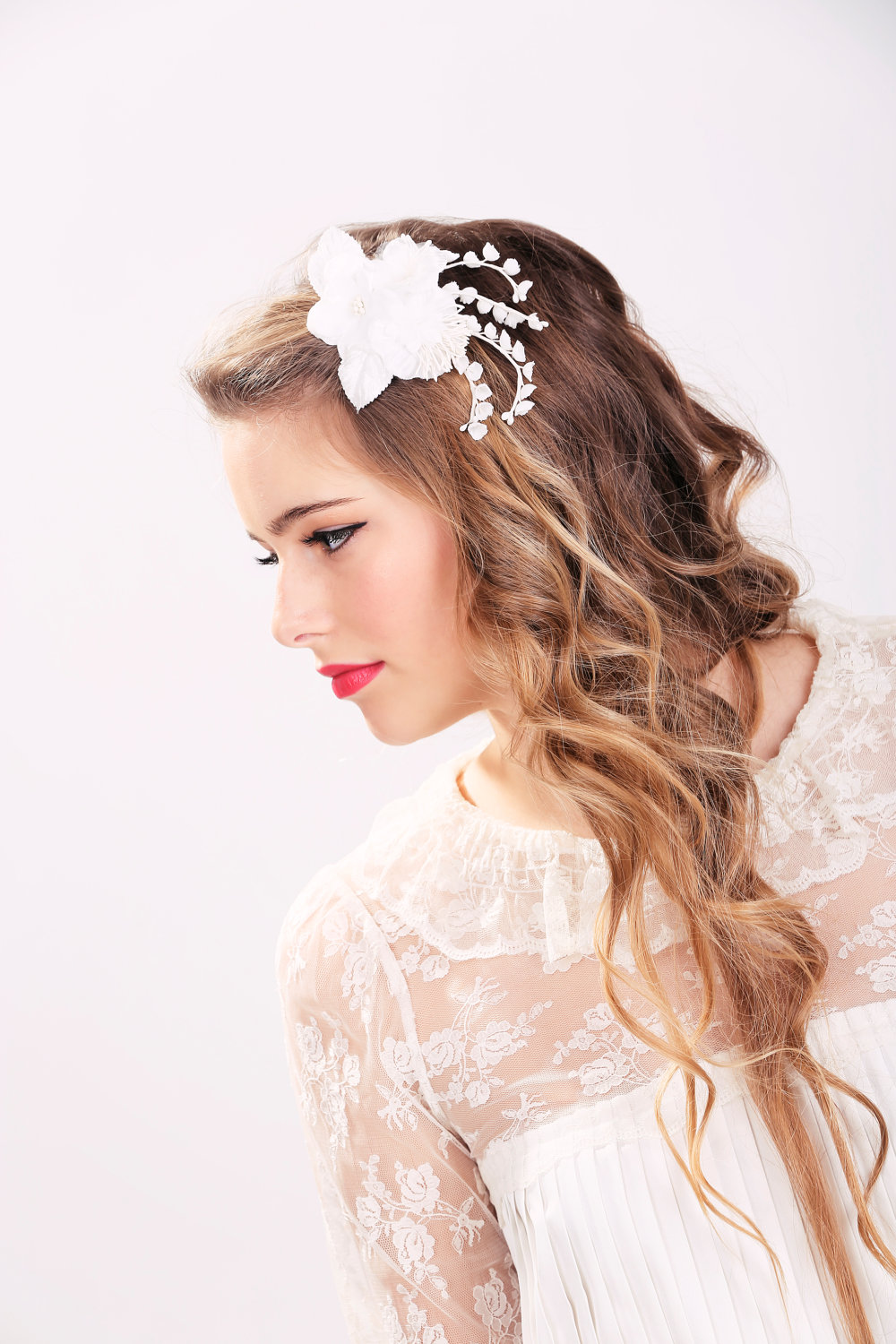 white bridal hair accessories